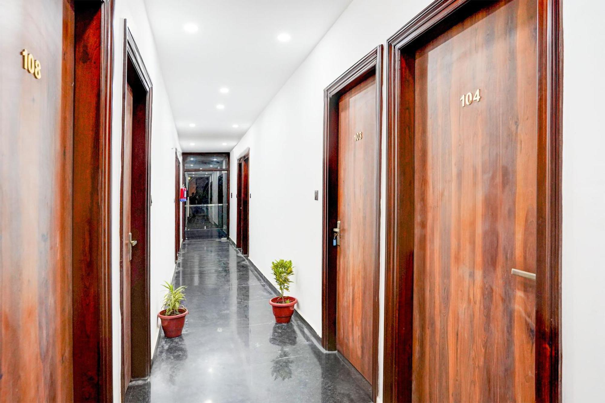 Hotel Super Collection O 63 A Noida Zewnętrze zdjęcie