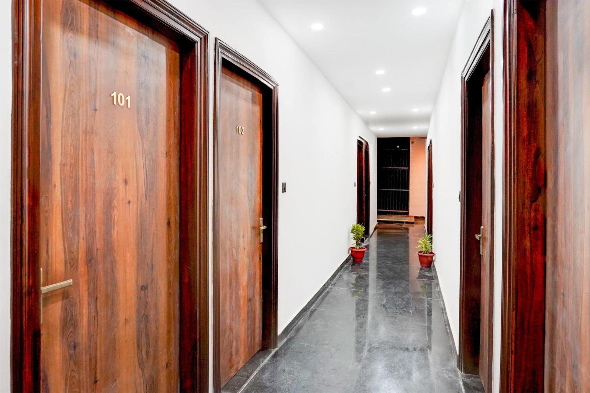 Hotel Super Collection O 63 A Noida Zewnętrze zdjęcie